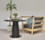 Round table LUNA on wooden leg